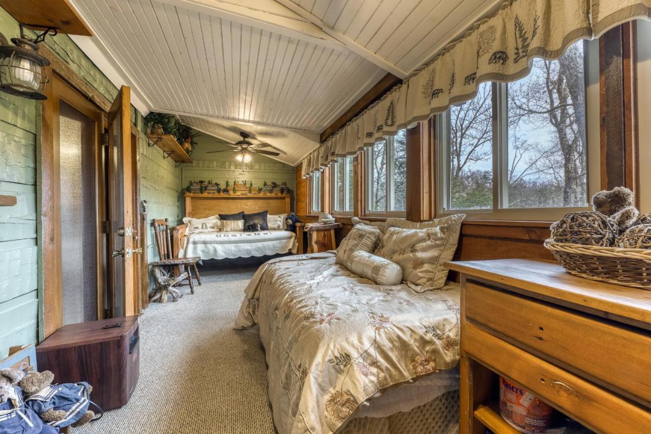 Pine Cone Ridge Villa Сивиървил Екстериор снимка